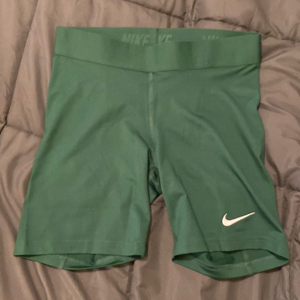 Women’s Nike Running/Biker shorts, green, new with tags